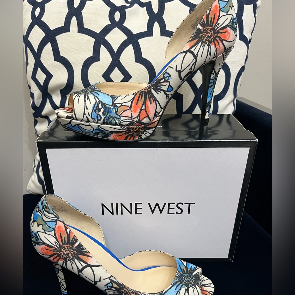 ❣️NINE WEST Floral Print Gorgeous Heels❣️